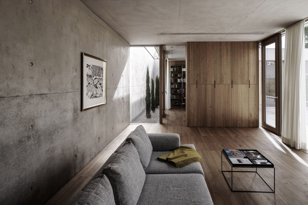 0b048607444fda1a0521a635a2b2c357